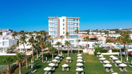 Leonardo Crystal Cove Hotel & Spa by the Sea (Adults Only Hotel)