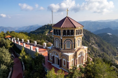 🌊 Θάλασσα ή 🏔 Βουνό; Τα οφέλη των δύο ειδών διακοπών